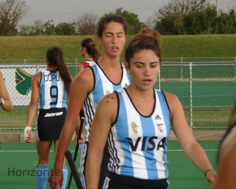 Victoria Granatto, gira internacional con Las Leonas en 2010.