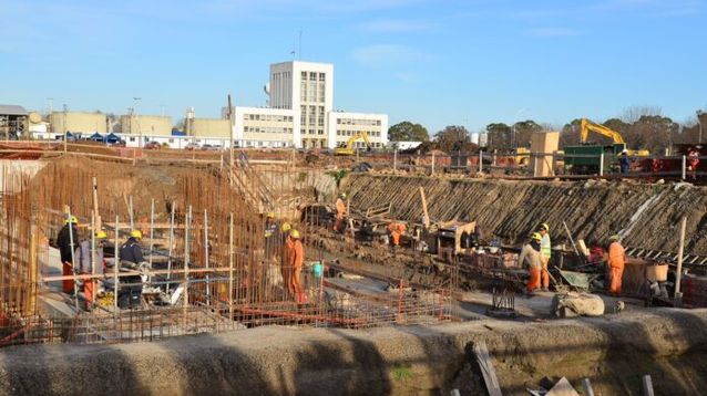 Un grupo de trabajadores en una obra pública.