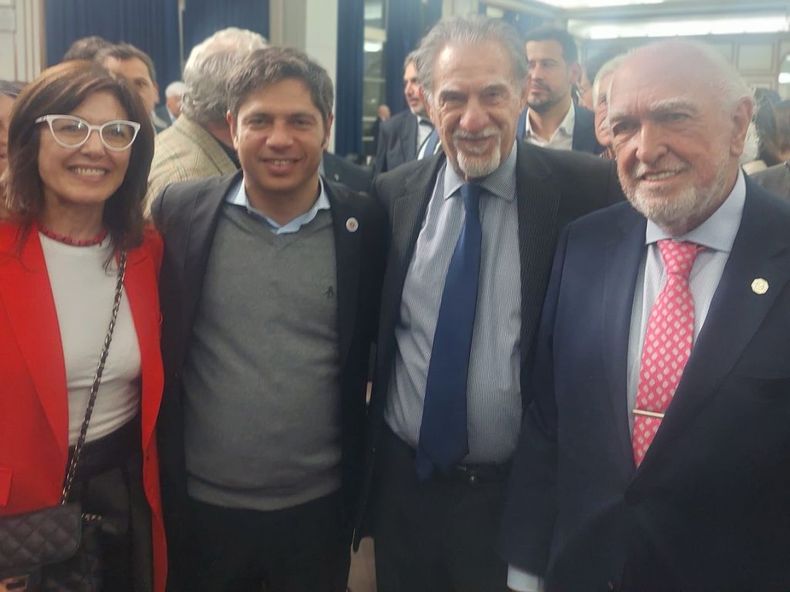 Josefina Ignacio, integrante del Área de Políticas Penitenciarias de la Asociación Pensamiento Penal, junto al gobernador Kicillof, Federico Storani y Ricardo Gil Lavedra.