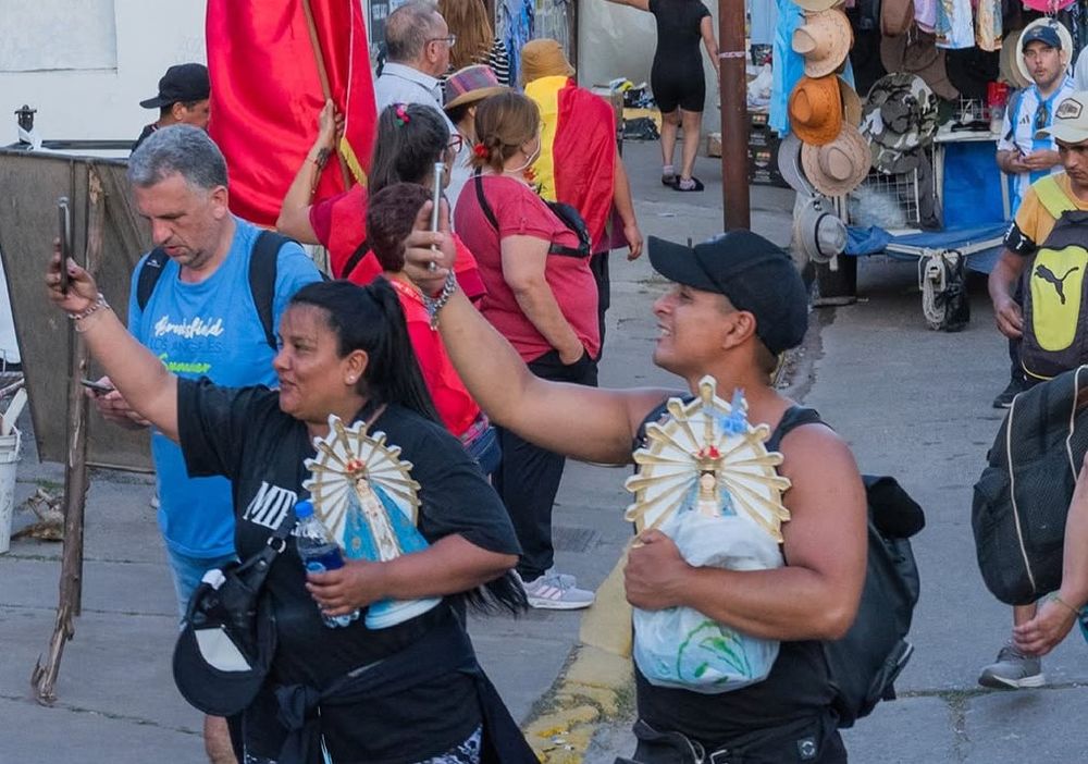 La Peregrinación Juvenil a Luján se realiza el primer fin de semana de octubre desde 1975.