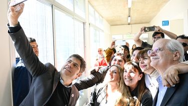 El gobernador Axel Kicillof junto a Jorge Taiana.&nbsp;