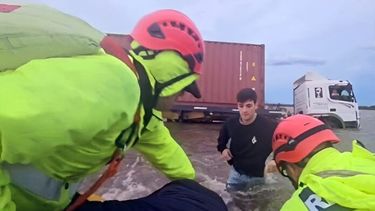 Rescatistas en Baradero. (Defensa Civil)