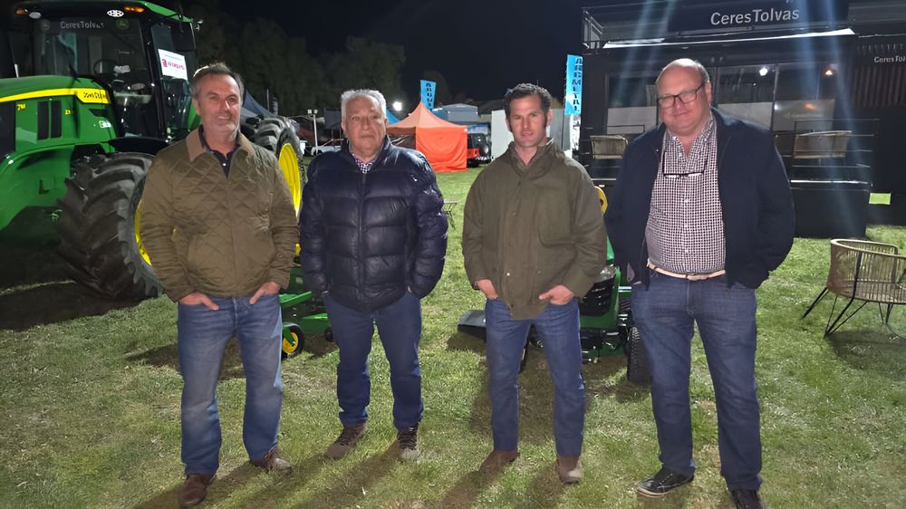 Sebastián Tubía, Eugenio Simonetti, Ignacio Kovarsky y Luis Del Canto durante la recorrida por el predio de la Sociedad Rural de Tres Arroyos (foto La Voz del Pueblo)