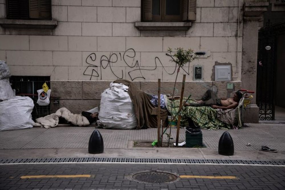 Personas en situación de calle en la ciudad de Buenos Aires. (Xinhua/Martín Zabala)