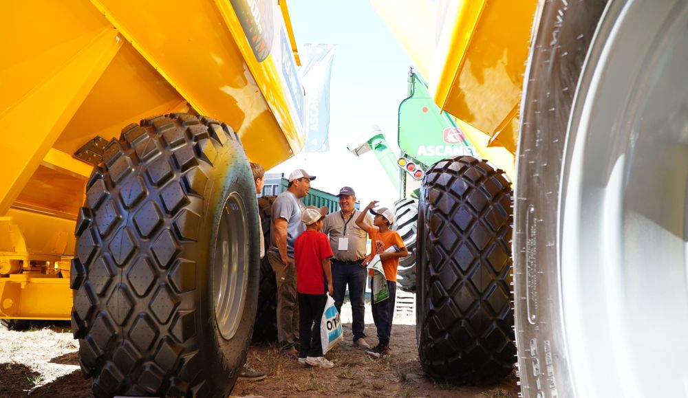 Las maquinarias más modernas se vieron en el Predio Ferial. Las maquinarias más modernas se vieron en el Predio Ferial.