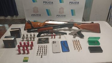 Arsenal en la casa del adolescente detenido en José C. Paz.
