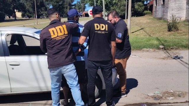 El momento de la detención del acusado de abuso sexual agravado.