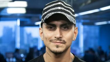 El cantante de cumbia El Villano contó que es portador de VIH, con ánimo de generar conciencia entre sus seguidores.