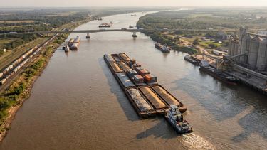 La licitación internacional para la concesión de la&nbsp;hidrovía Paraná-Paraguay entró en su etapa final con la apertura de las ofertas económicas.