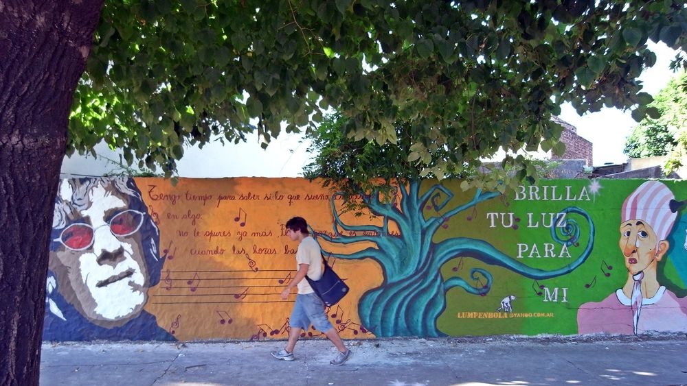Una de las obras más icónicas de Lumpen Bola: el homenaje a Spinetta realizado a pocos días de la muerte del Flaco, en 2012.
