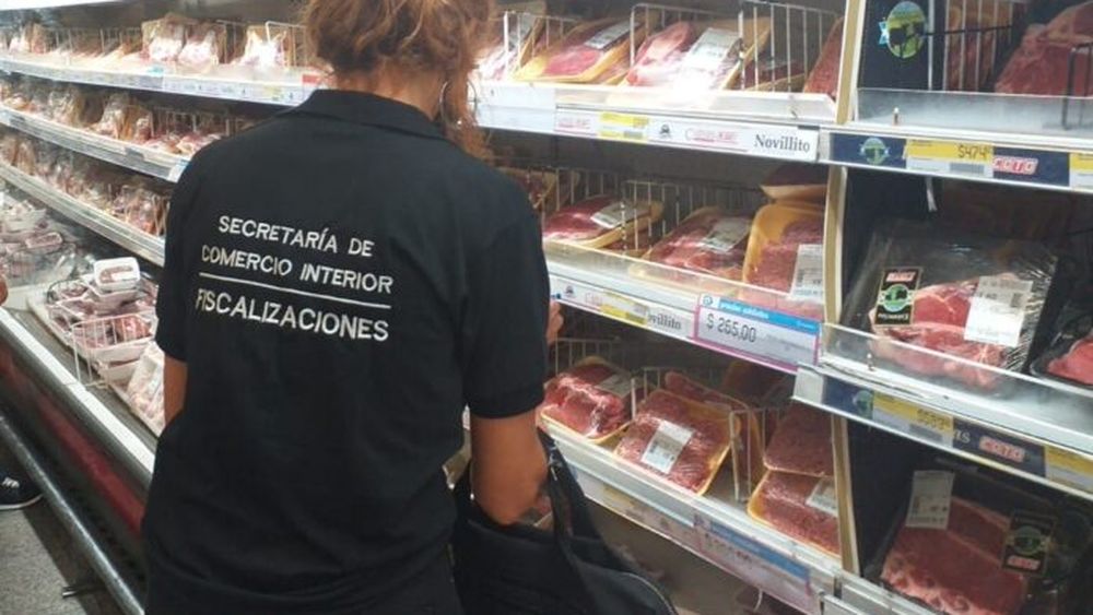 Un antiguo control de precios.