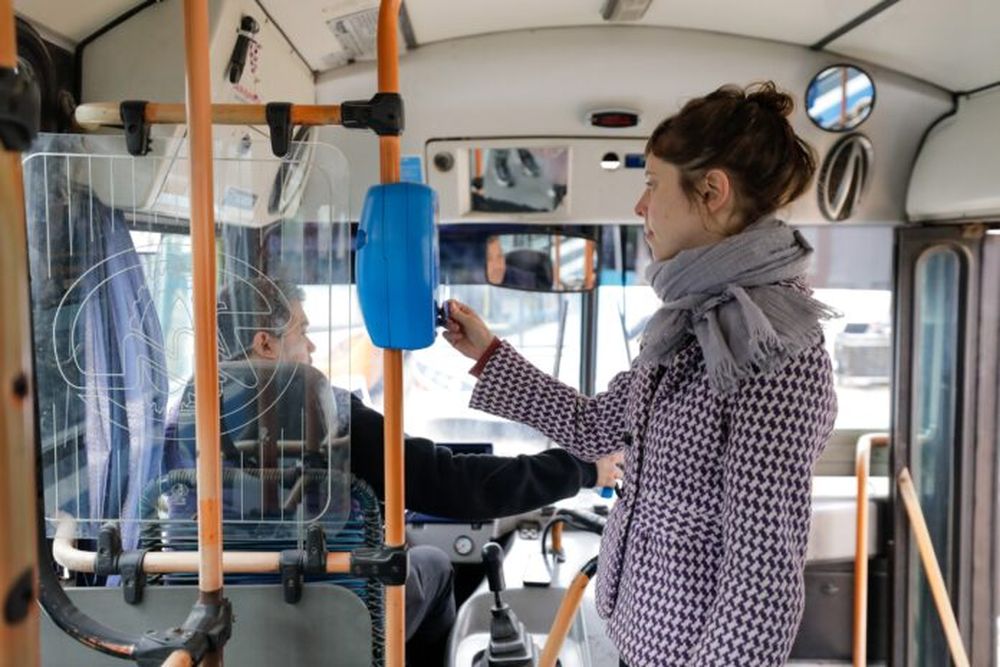 La carga de la SUBE se puede acreditar a bordo de las unidades. - Archivo -