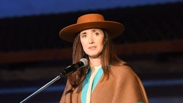 Villarruel el 23 de agosto pasado, vestida como aparece en los afiches. (Instagram)