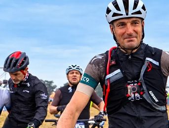 Lionel Scaloni cambia el fútbol por el ciclismo.
