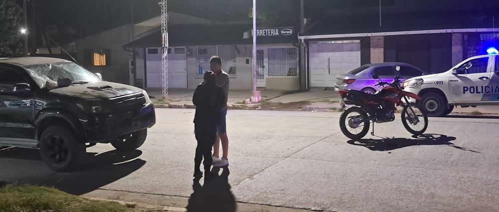 El móvil policial logró frenar la discusión.