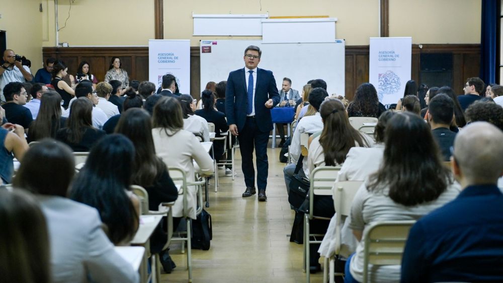 El asesor general de Gobierno, Santiago Pérez Teruel, encabezó el examen de suficiencia correspondiente a la tercera etapa del Programa de Incorporación de Trabajadores y Trabajadoras al organismo provincia.