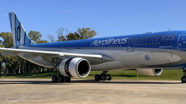 Las naves de Aerolíneas Argentinas se ponen la 10 de Leo.