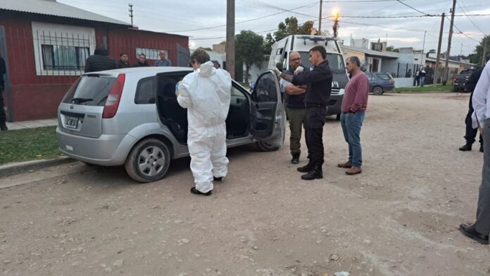 El vehículo de Laura Estigarribia, la mujer policía que fue hallada muerta. - Ecos Diarios -