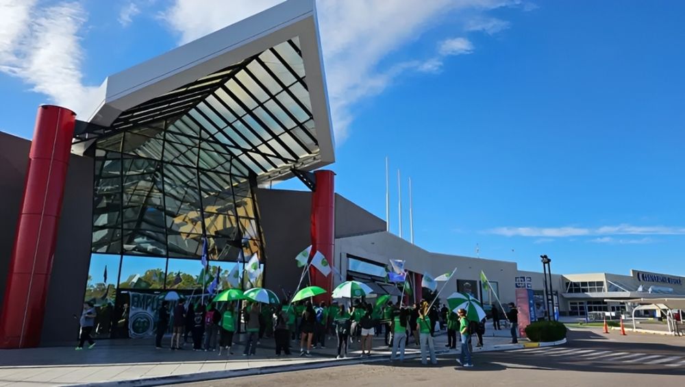 La manifestación del Viernes Santo en el shopping bahiense.