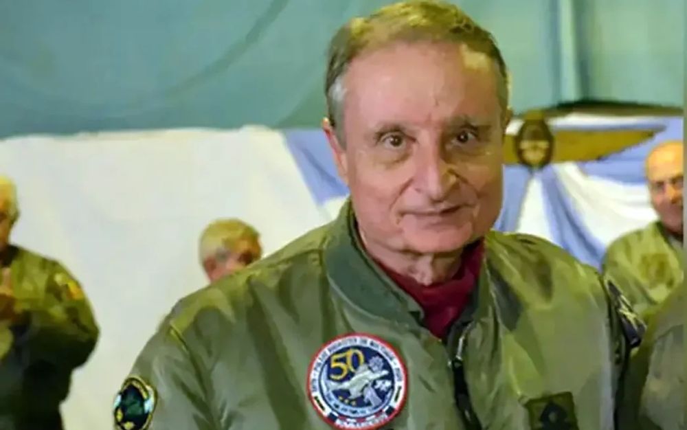 Mauad regresa al Servicio Meteorológico Nacional. Fue condecorado con la Medalla Honor al Valor en Combate por su labor en la Guerra de Malvinas.