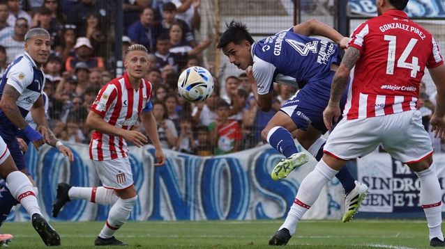 Gimnasia y Estudiantes juegan el clásico de La Plata por las semifinales del Torneo Clausura.