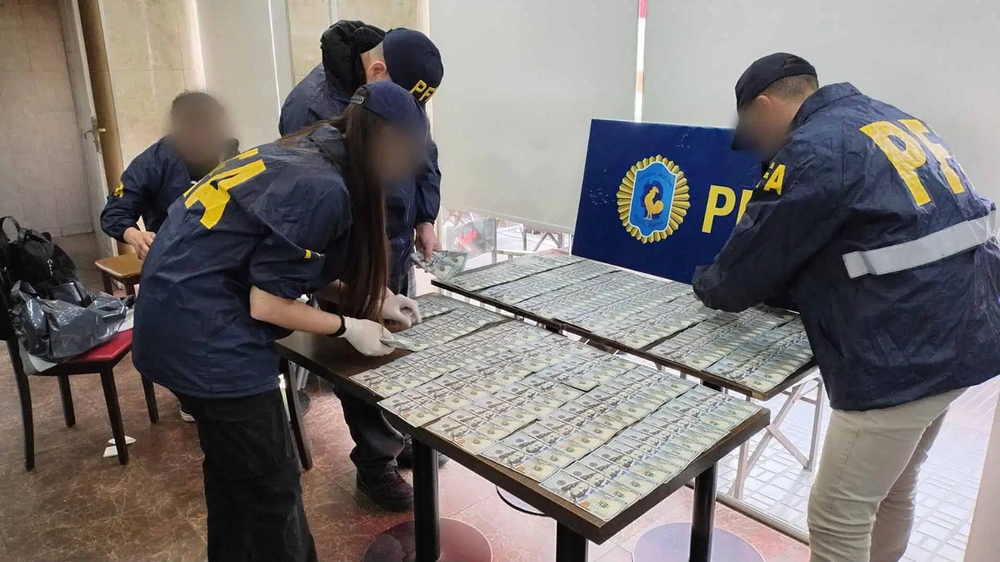 Los dólares truchos secuestrados por la Policía Federal Argentina en la operación Malambo Verde.