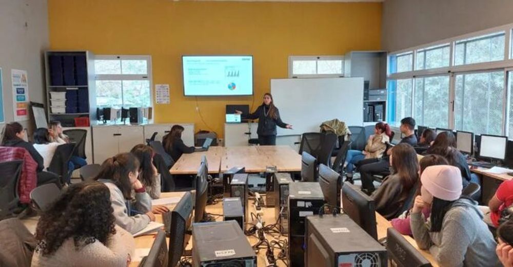 El Guadalupe es un colegio de gestión pública privada ubicada en un barrio popular de Pacheco. (Facebook)