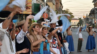 Folklore, tradición y sabrosos asados en Lobos. (@turismopba)
