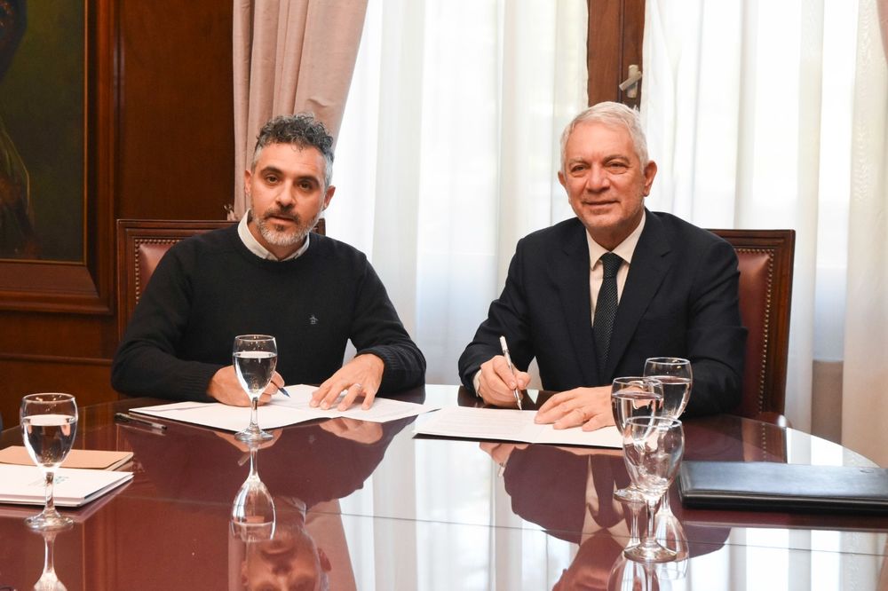 El director ejecutivo de ARBA,&nbsp;Cristian Girard, y el intendente de La Plata,&nbsp;Julio Alak.