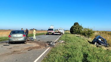 El accidente en General Madariaga. El conductor del vehículo que quedó en la banquina murió en el acto.