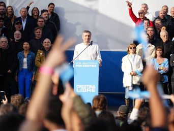 Máximo Kirchner en el discurso de cierre del banderazo en el Parque Lezama. Máximo Kirchner en el discurso de cierre del banderazo en el Parque Lezama.