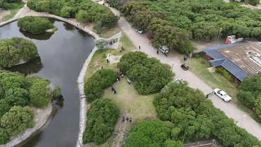 El cuerpo de Débora Damaris Bulacio del Valle fue hallado en el Lago de los Cisnes, dentro del Parque Miguel Lillo en Necochea.