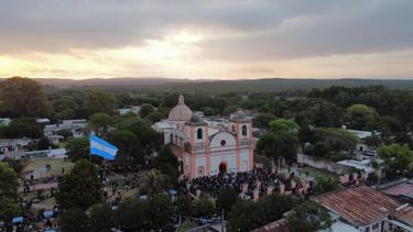 La iglesia Nuestra Señora del Rosario es uno de los puntos clave de Villa Tulumba. (Instagram @turismovillatulumba)