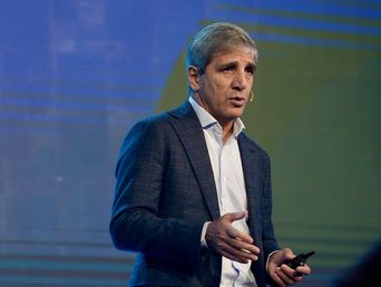 El ministro de Economía, Luis Caputo, en la apertura de la ExpoEFI. El ministro de Economía, Luis Caputo, en la apertura de la ExpoEFI.