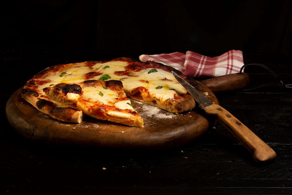 Pizza Margarita, ideal para celebrar la Noche de la Pizza y la Empanada