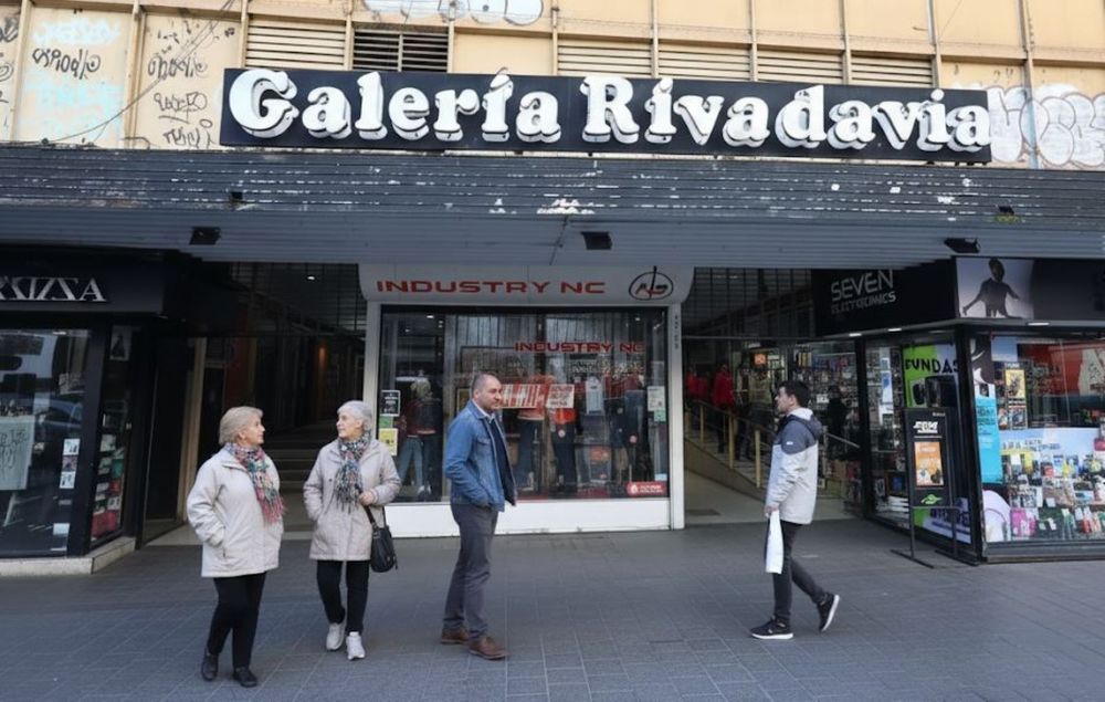 Cierra la Galería Rivadavia y se despide un ícono del centro platense