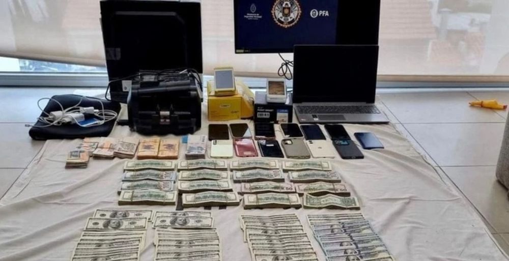 La Policía Federal Argentina llevó adelante un operativo de alto impacto en Mar del Plata, con el objetivo de desbaratar una organización dedicada al funcionamiento de casinos virtuales ilegales y al lavado de activos.