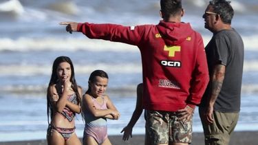 La Costa tendrá guardavidas hasta el 15 de abril.