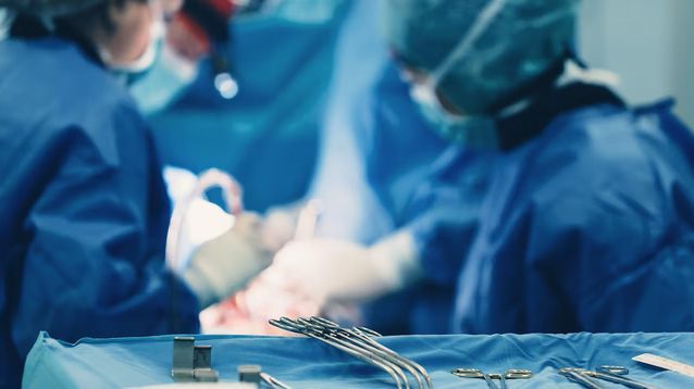 La Fundación Favaloro realizó la primera reparación de válvula mitral asistida por robot.