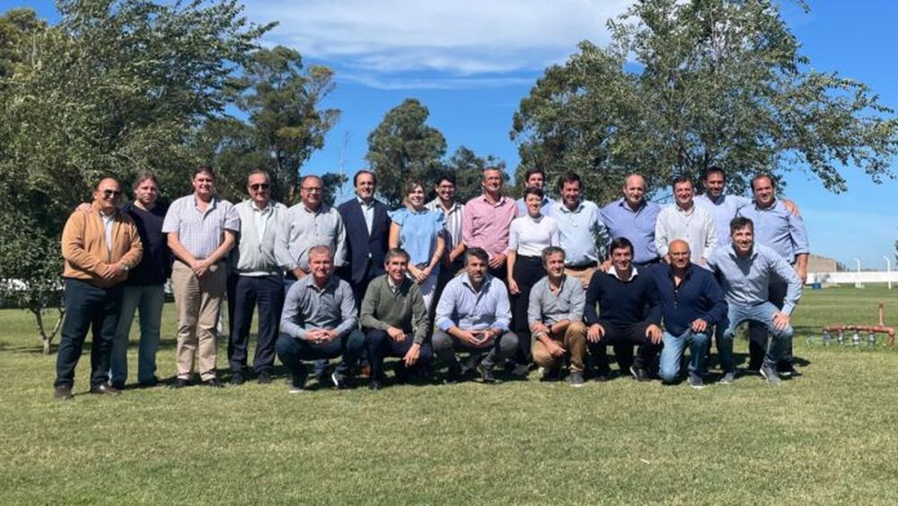 Intendentes radicales reunidos en Chaves.