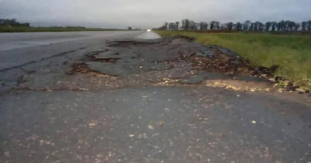 La ruta nacional 188 está destruida. - Diario La Opinión -