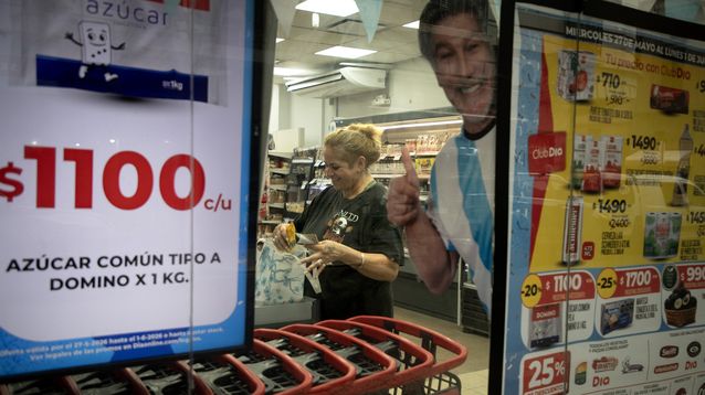 Una mujer dentro de un superpercado. (Agencia Xinhua)
