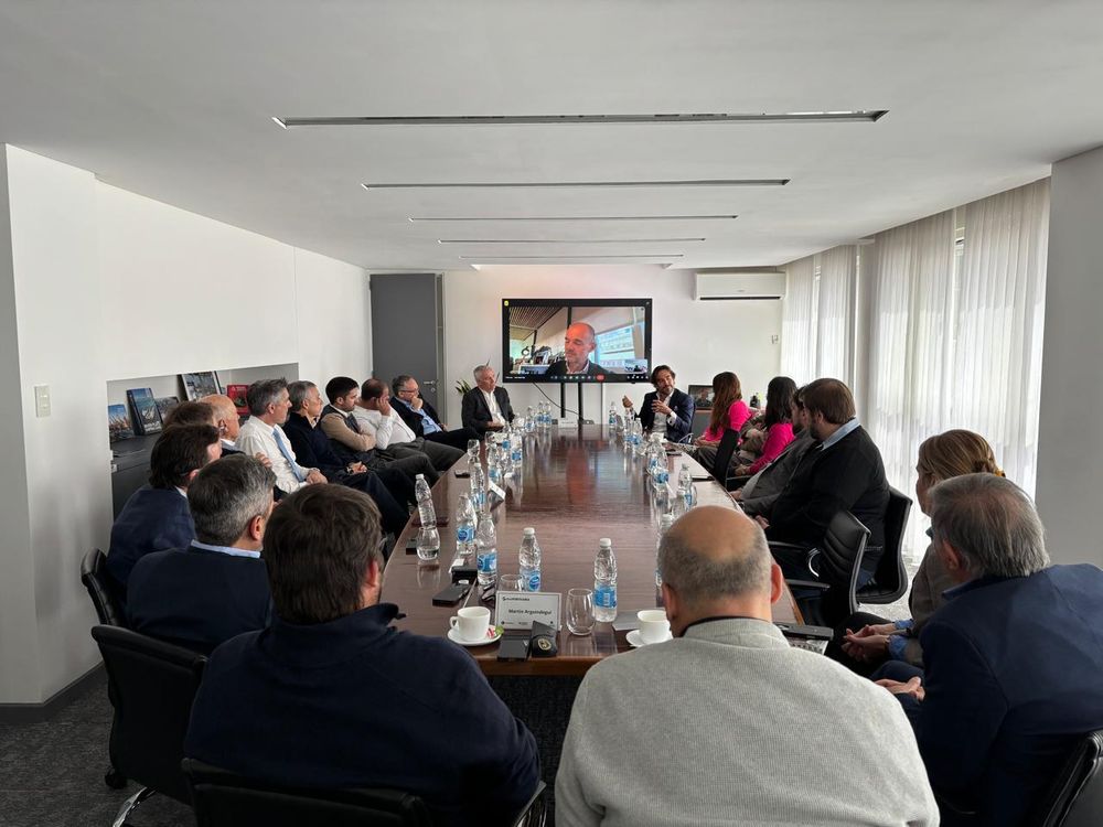 El encuentro reunió a líderes del sector logístico, tecnológico y agroexportador, con el objetivo de debatir estrategias para avanzar hacia puertos más inteligentes, sostenibles e interconectados.